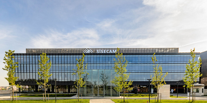 Şişecam, Elektrikli Araçlara Özel Cam Üreterek Geleceğe Katkı Sağlayacak