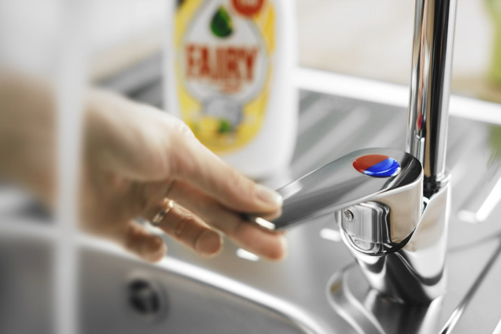Fairy ile Bulaşık Yıkarken Tasarruf Etmenin Yolları