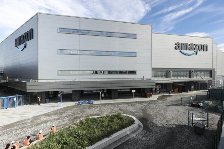 Amazon, Tedarikçilerini Temiz Yakıt ve Karbon Kredilerine Teşvik Ediyor
