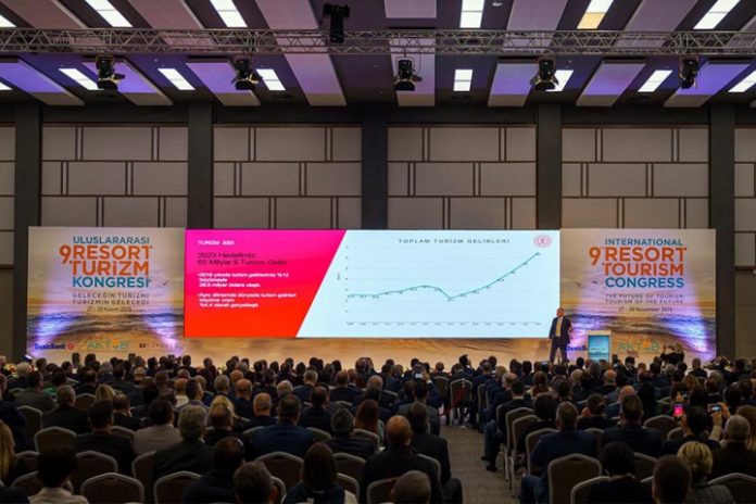 turizm-konfresi-2 Türkiye Turizminde Geleceğe Odaklanma: Liderlik ve Sürdürülebilirlik