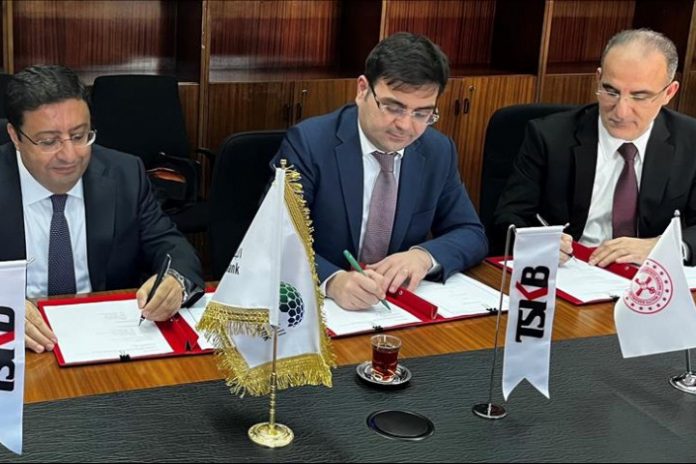 TSKB-Tu-rkiye-Sinai-Kalkinma-Bankasi-I-slam-Kalkinma-Bankasi-2 Masada anlaşma imzalayan insanlar