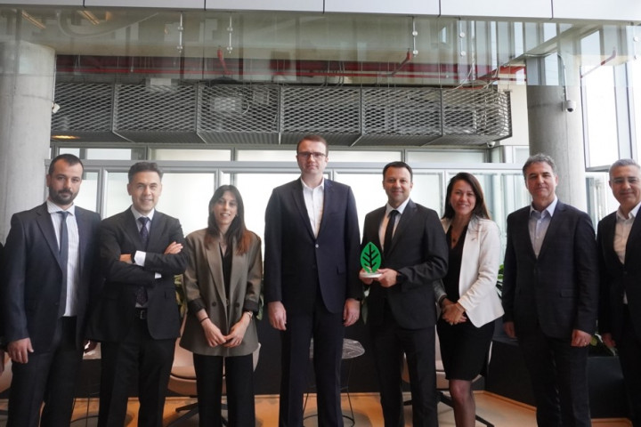 Schneider Electric’ten Doğuş Teknoloji’ye Sürdürülebilirlik Etki Ödülü