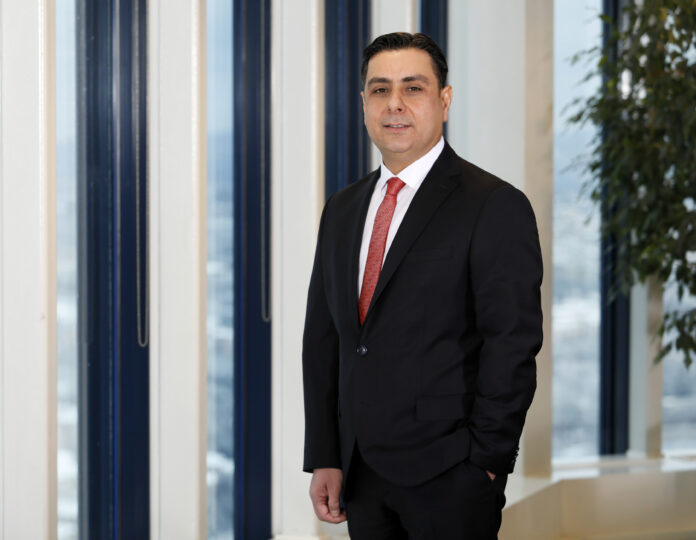 Akbank Ticari Bankacılık Genel Müdür Yardımcısı Çetin Düz Akbank Ticari Bankacılık Genel Müdür Yardımcısı Çetin Düz