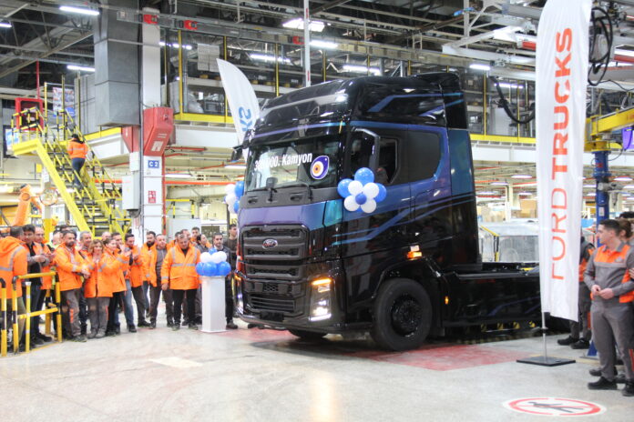 Bininci_Kamyon_Hattan___ndirme_T__reni_2 Ford Truck