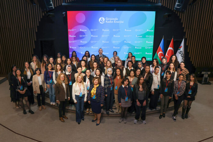 1743059310_SOCAR_Turkiye_Girisimde_Kadin_Gorseli_edited SOCAR Türkiye, Türkiye Girişimcilik Vakfı (GİRVAK) iş birliğiyle hayata geçirilebilir “Girişimde Kadın Enerjisi” lansmanını Aliağa'da gerçekleştirdi.