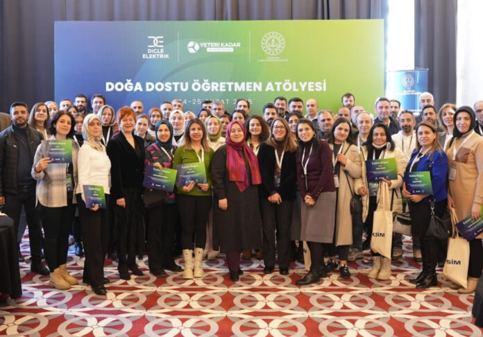 Dicle Elektrik, “Yeteri Kadar” sosyal sorumluluk kampanyası kapsamında 120 kişinin katılımıyla 'Doğa Dostu Öğretmen Atölyesi' düzenlendi.
