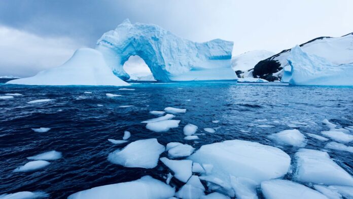 Antarctica article image_GettyImages-450771825 Antartika'da buzullar eriyor