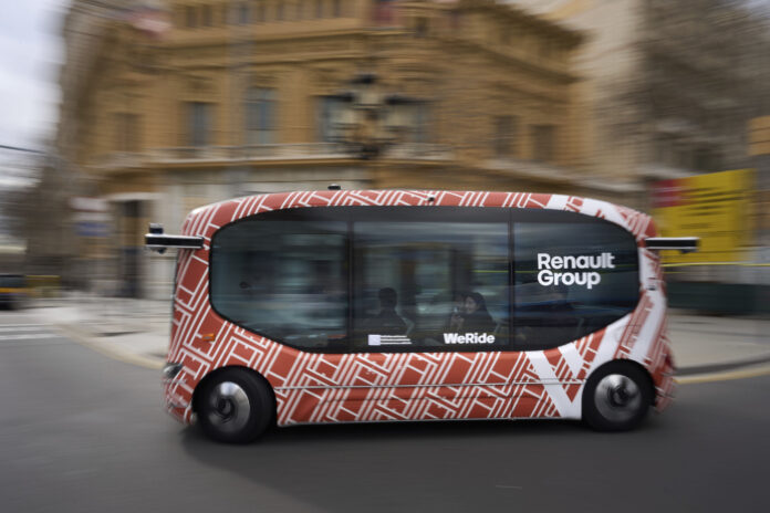 driverless-bus-of-the-3 Renault Sürücüsüz Mini Otobüs, The Associated Press