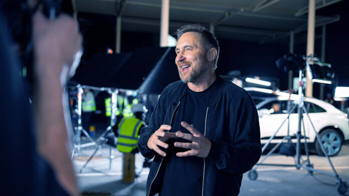 1744096656_Behind_the_scenes_in_Dubai_with_David_Guetta__a_pioneer_in_electronic_music_and_one_of_the_most_celebrated_DJs_across_the_globe_edited Dünyaca Ünlü DJ David Guetta, Porsche SUV'ların Yeni Yüzü Oldu.