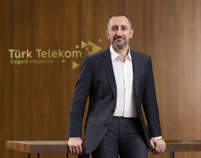 Türk Telekom CEO’su Ümit Önal Türk Telekom CEO’su Ümit Önal
