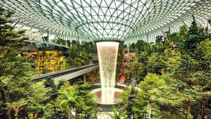 Singapore-Jewel-Changi-Airport-Getty-Featured-Image-1366x768 Singapur Changi Havalimanı -Jewel AVM- Getty Image