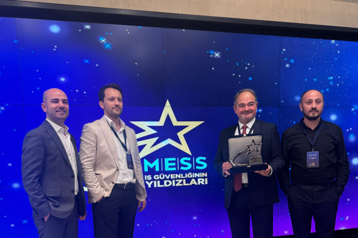 1746792241_BORUSAN_BORU__SAFECLAMP_PROJES__YLE______G__VENL_______ALANINDA_B__R___D__L_DAHA_KAZANDI_edited BORUSAN BORU, SAFECLAMP PROJESİYLE İŞ GÜVENLİĞİ ALANINDA BİR ÖDÜL DAHA KAZANDI