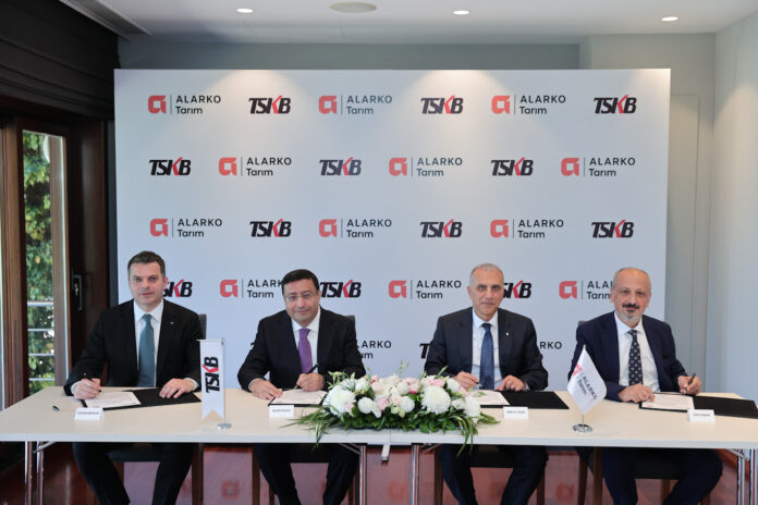 1747853073_TSKB_Alarko_Tar__m___mza_T__reni_edited TSKB ve Alarko Tarım'dan Jeotermal Modern Sera Yatırımı