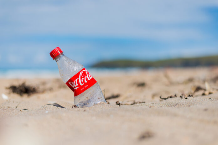 GET-INFORMED-2-c-Andy-Hughes Pepsi ve Coca-Cola'ya Plastik Kirliliği Davası Açıldı!
