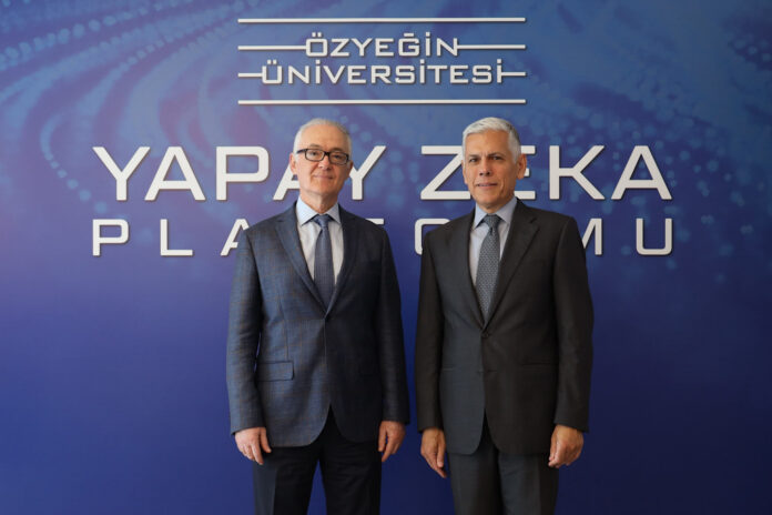 Özyeğin Üniversitesi Rektörü Prof. Dr. Barış Tan veÖzyeğin Üniversitesi Araştırma, İnovasyon ve Etkiden Sorumlu Rektör Yardımcısı Prof. Dr. İrşadi Aksun