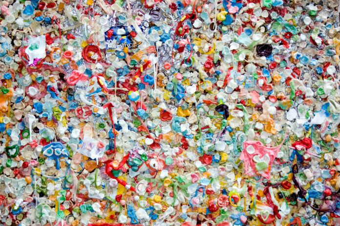 plastik atıklar temiz hidrojene dönüşüyor.