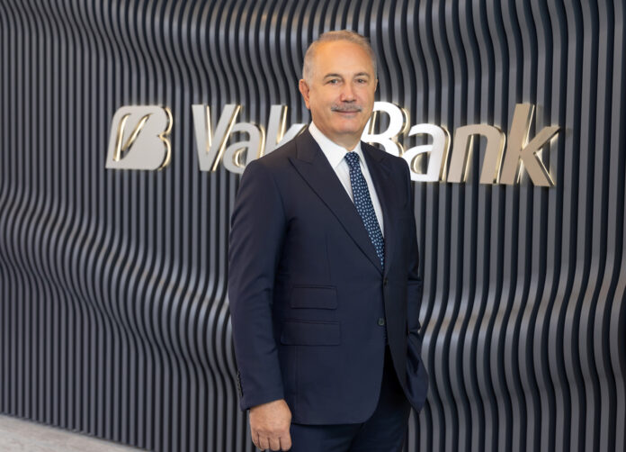 1751434792_Vak__fBank_Genel_M__d__r___Abdi_Serdar___st__nsalih_edited VakıfBank Genel Müdürü Abdi Serdar Üstünsalih