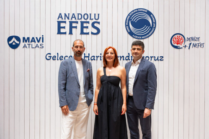 1751619144_Volkan_Narc____Selda_Susal_Saat__i__Onur_Alt__rk_edited Anadolu Efes ve Deniz Yaşamını Koruma Derneği (DYKD), denizlerin korunması adına yürüttükleri “Denize +1 Nefes” projesi