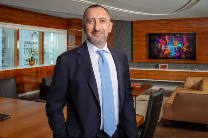 Türk Telekom CEO’su Ümit Önal