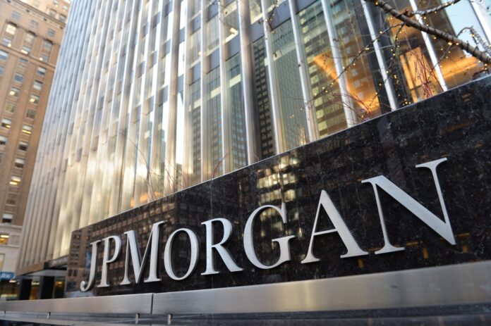 BN-XO396_2uyr1_OR_20180221073413-scaled JP Morgan