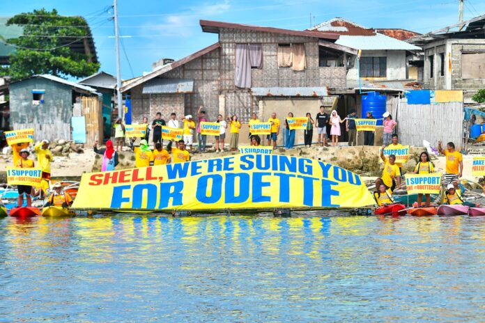 Island-21 Filipinler’de Tayfun Mağdurlarından Shell’e İklim Davası