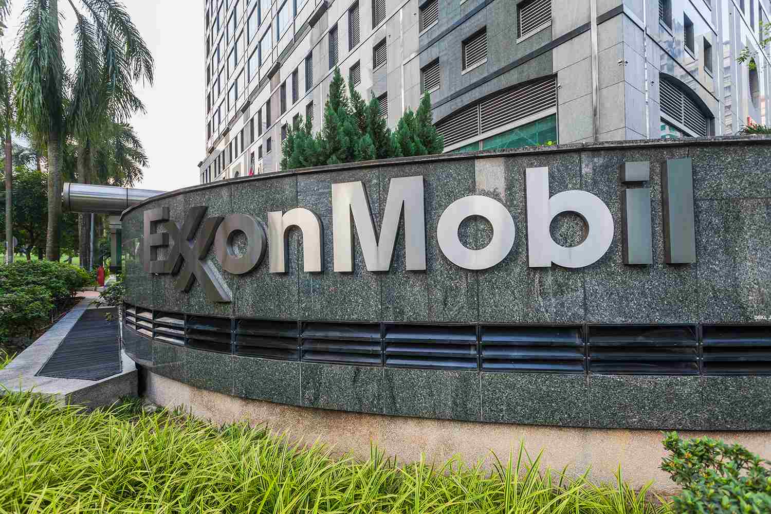 ExxonMobil, Kaliforniya Eyaletine Dava Açtı