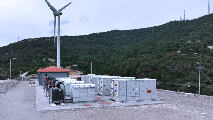 1765872275_ege_res_gorsel_2 Polat Enerji, Ege RES Projesinde SolarToday ve iNOVAT İş Birliği ile Kurulan Türkiye’nin İlk Depolamalı Rüzgâr Enerji Santrali’nin Bakanlık Kabulü Gerçekleşti