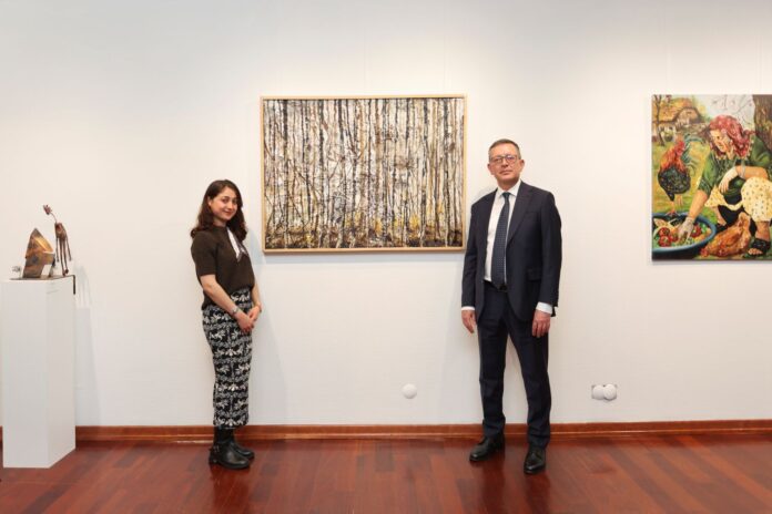 1766387905_BirinciEser TSKB sanat yarışması kapsamında düzenlenen 75. yıl edisyonunda, Türkiye’nin dört bir yanından genç sanatçıların eserleri jüri değerlendirmesiyle seçildi ve ödüller sahiplerini buldu.